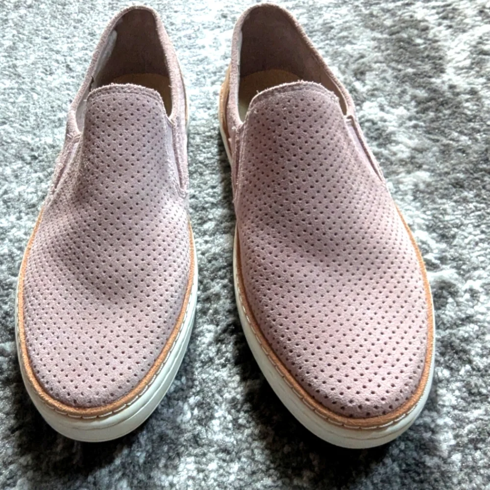 UGG🩷Suede Slip On Sneaker - Picture 4 of 9